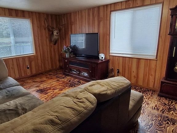 4th image of 6915 SE Scenic Dr