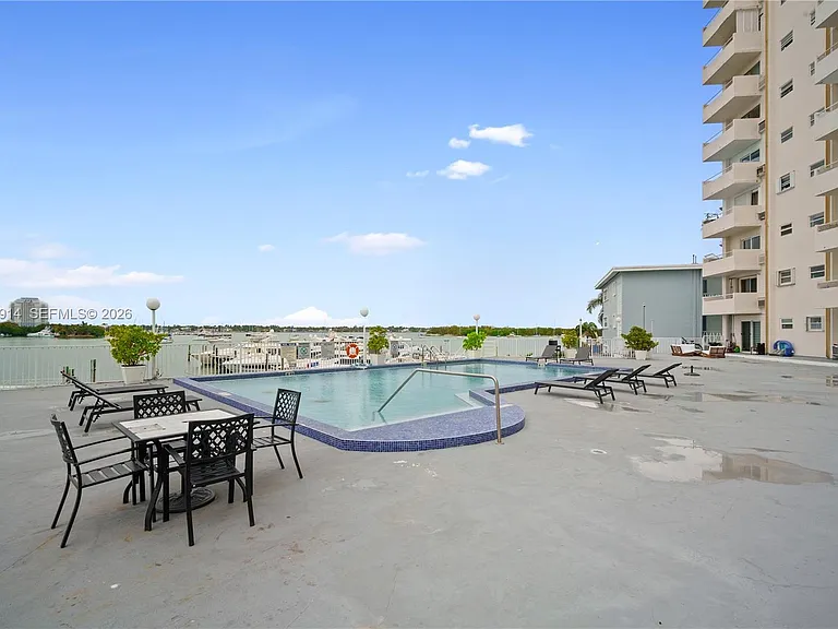 7904 West Dr #605 — Photo 17