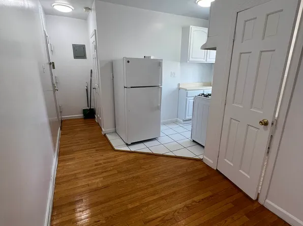 4717 39th St APT 5A, Sunnyside, NY 11104