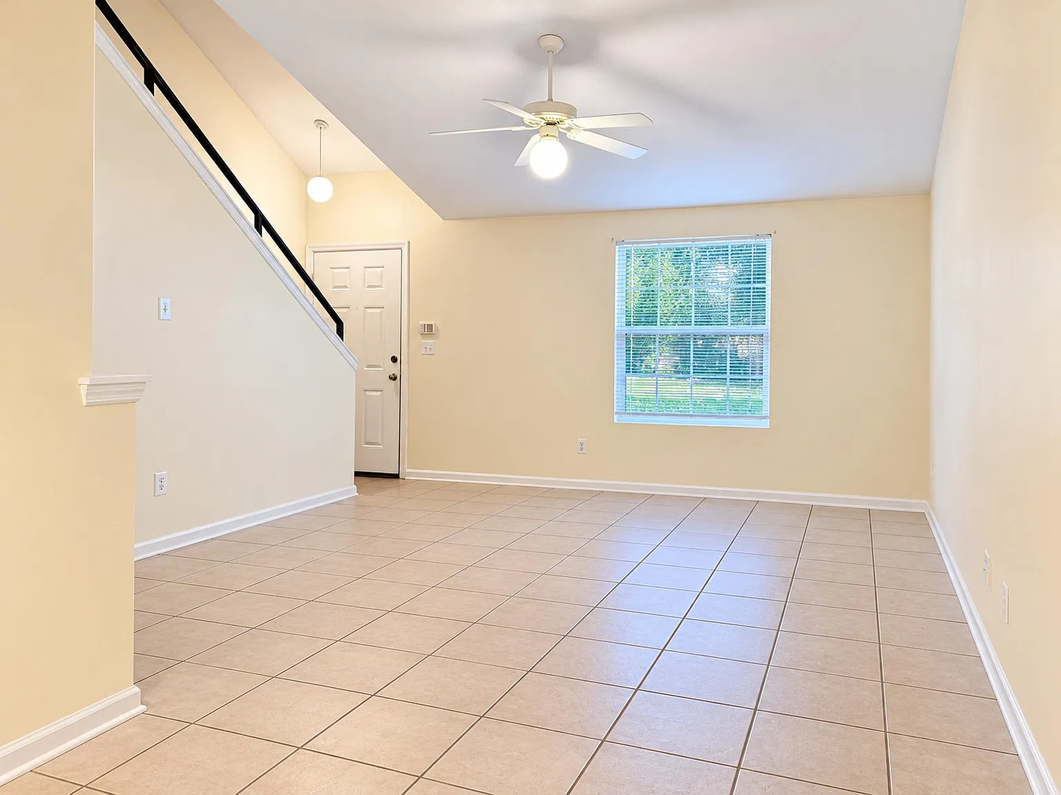 3 bed, 1224 sqft, $1,450 — Photo 3