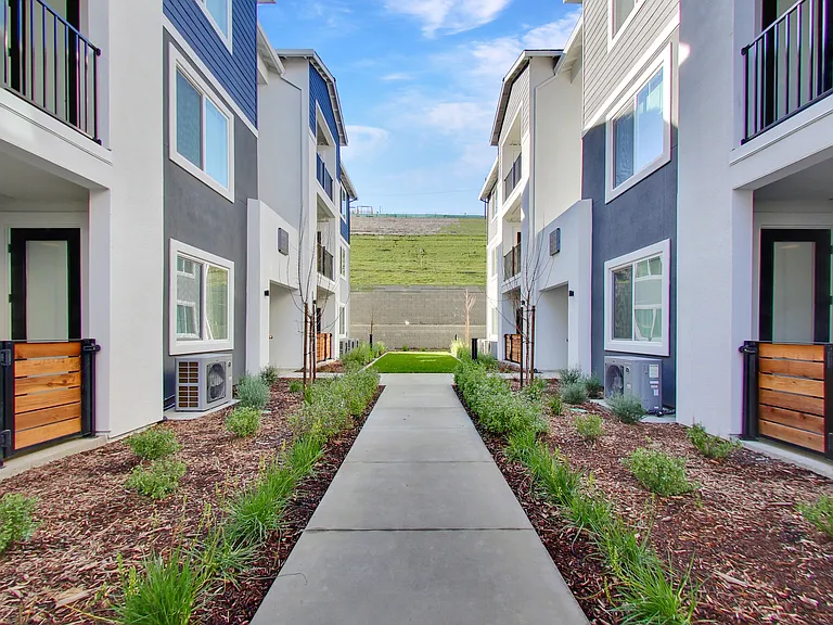 Domaine at Napa Junction — Photo 42