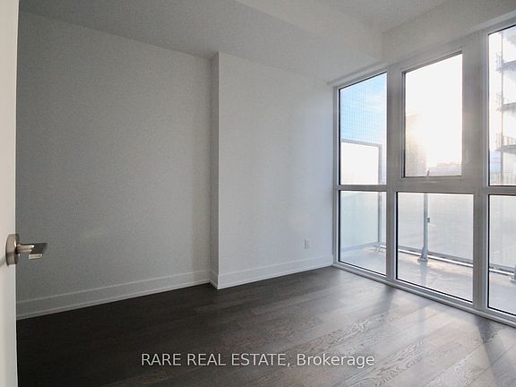 5th image of 7 Grenville St #1901