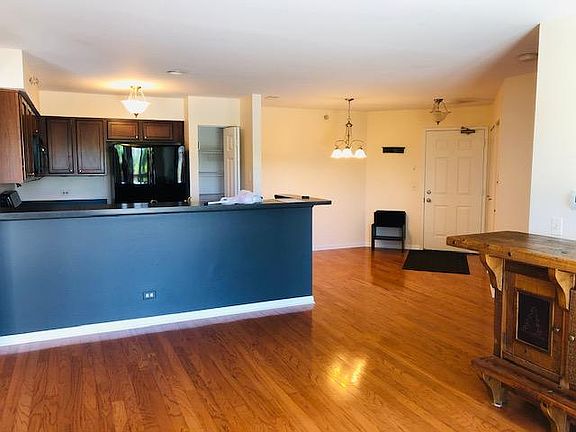 2nd image of 249 W Lynn Dr Unit 5