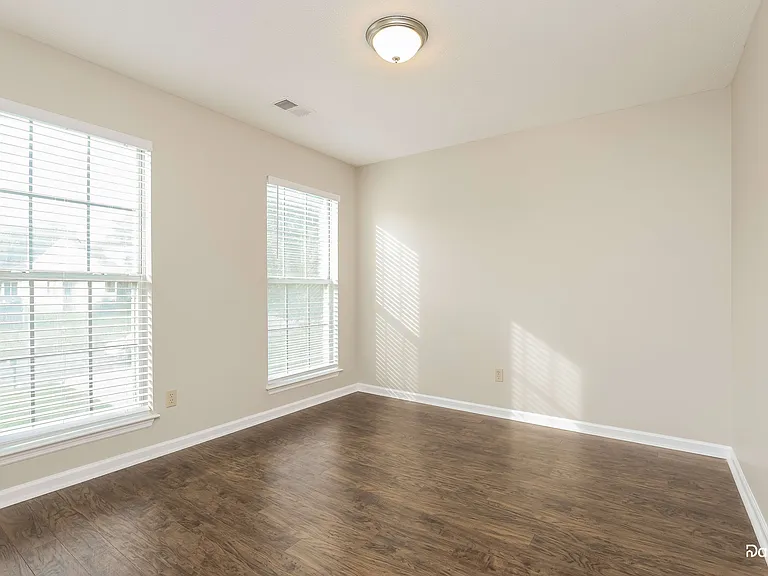 607 Rocky Ridge Cir — Photo 12
