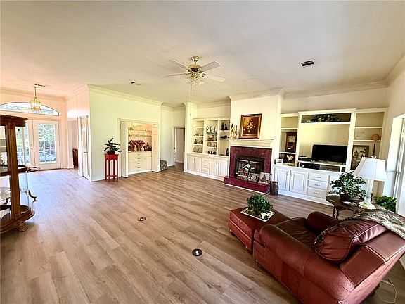 2nd image of 40 Casper Pl