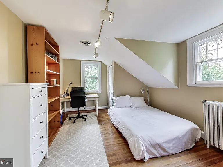 5809 Grosvenor Ln — Photo 26