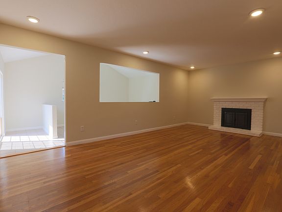 4th image of 1474 Hauck Dr