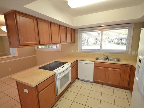 3rd image of 105 Cove Lake Dr