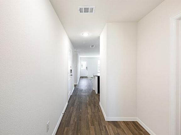 2nd image of 110 Leatherwood St