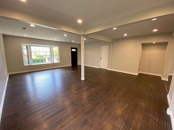 3rd image of 5379 Yolanda Ave