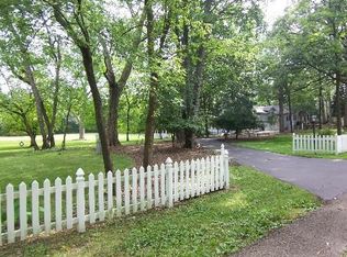 2075 Frost Rd, Schaumburg, IL 60195