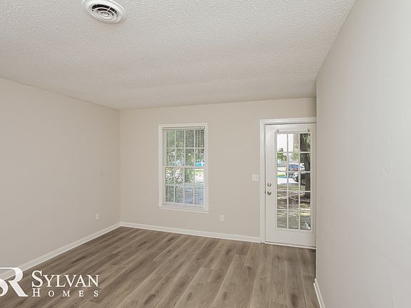 4th image of 744 Farrowood Dr