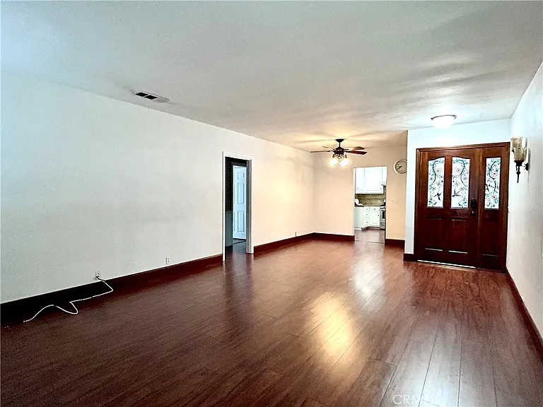 925 El Dorado St — Photo 3