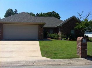 423 Wisteria Dr, Bauxite, AR 72011