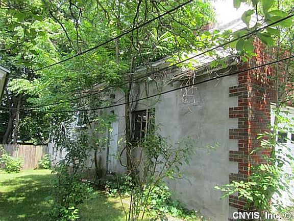 3rd image of 174 W Matson Ave