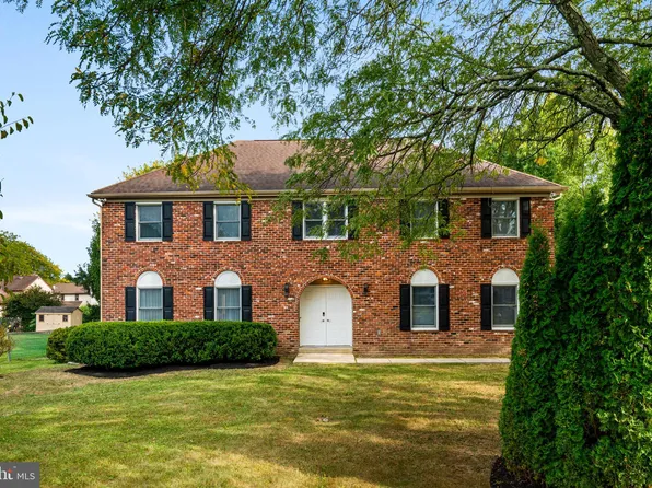 79 W Norton Dr, Churchville, PA 18966