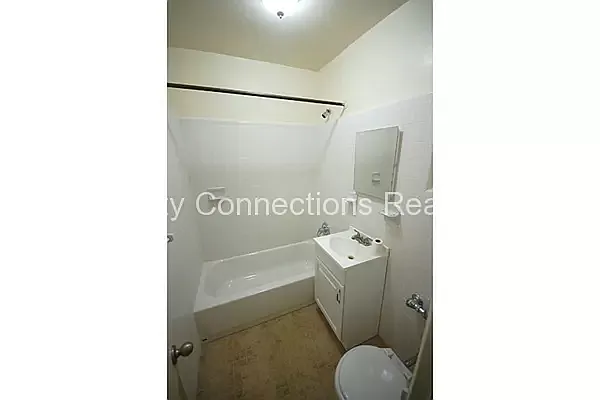 Rented by City Connections Realty | media 6