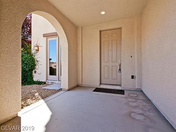 4th image of 949 Tafalla Ct
