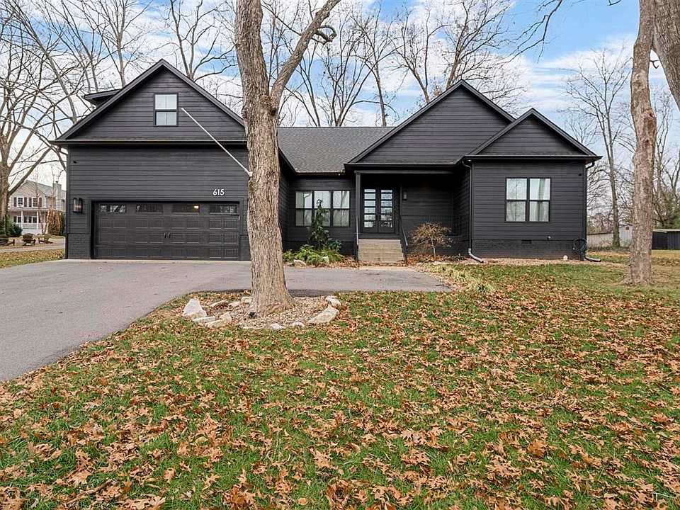 1st image of 615 Oaklawn Way