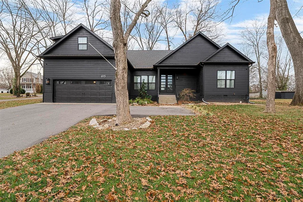 615 Oaklawn Way photo 1