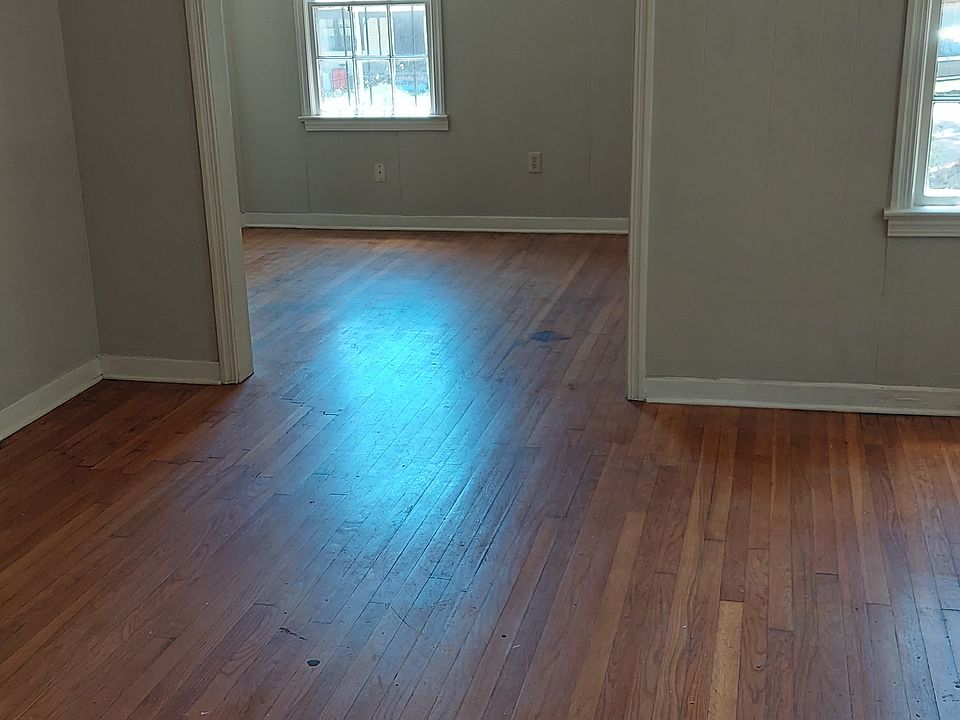 2nd image of 3864 Northview Dr