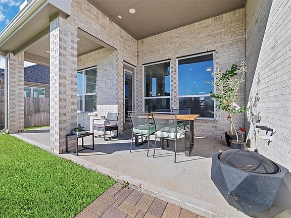 4th image of 3518 Lake Varano Cir