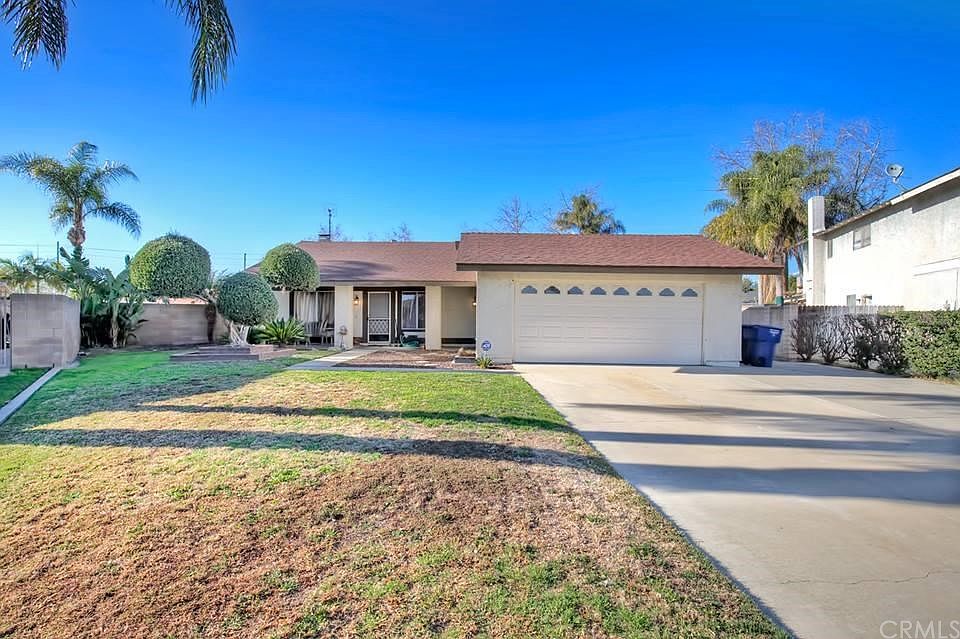 1st image of 2620 S Prairie Dunes Pl