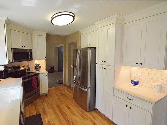 5th image of 3448 Glenwood Dr