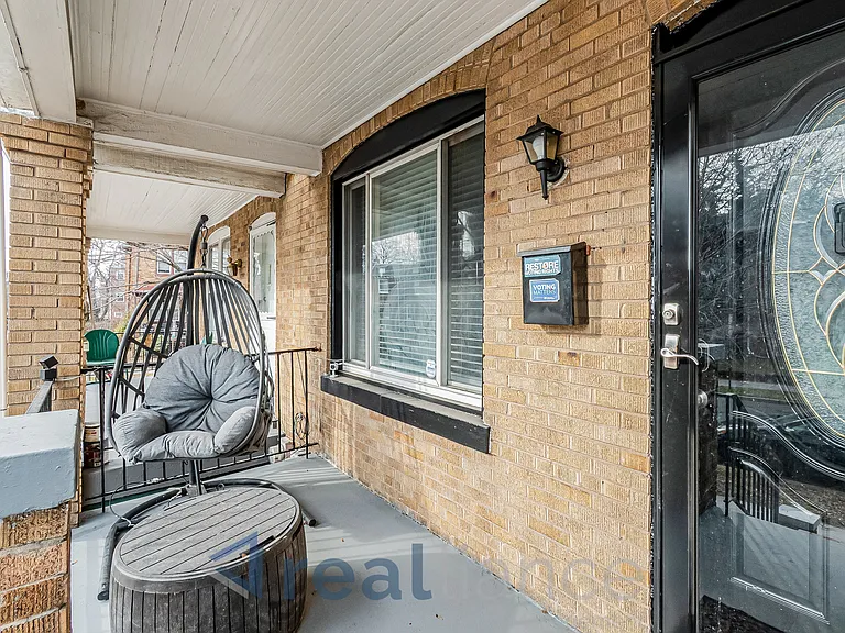 2302 E St NE — Photo 2