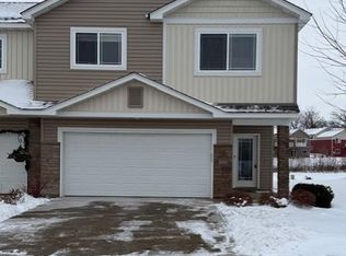 8570 Gateway Cir, Monticello, MN 55362