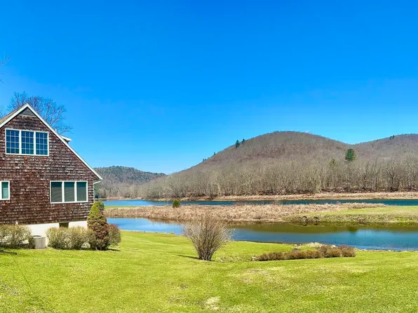 4752 Hancock Hwy, Equinunk, PA 18417