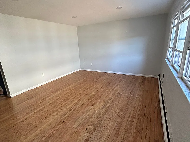 580 Jefferson Ave #J4 — Photo 5