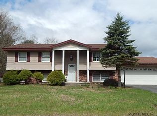 11 Midnight Dr, Queensbury, NY 12804