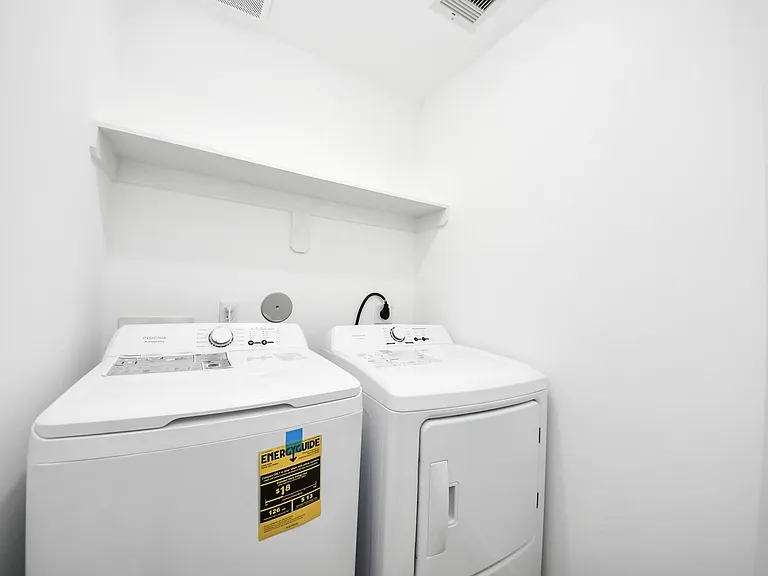 8021 Birmingham St #B — Photo 13