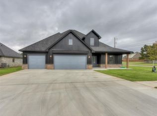 1001 Ryan Ridge Ct, Midwest City, OK 73130