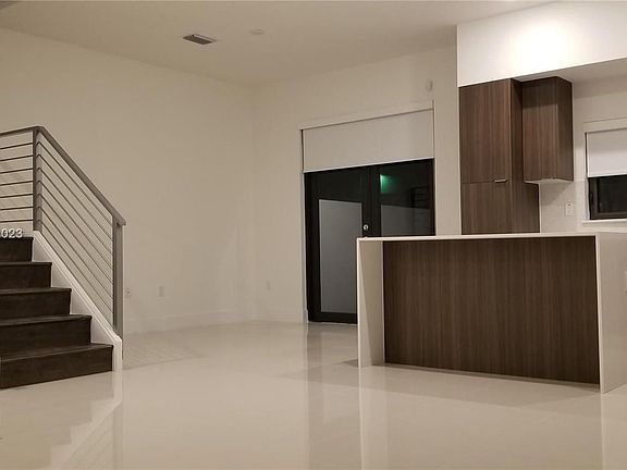 2nd image of 10555 SW 118th Ave #10555