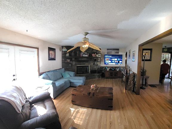 4th image of 905 Wyandotte Ave