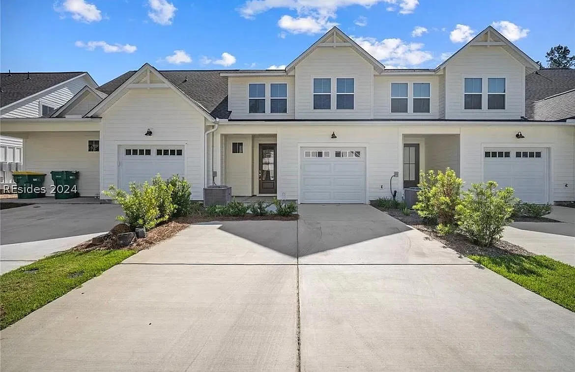 3 bed, 2.5 bath, 1716 sqft, $3,000 — Photo 2