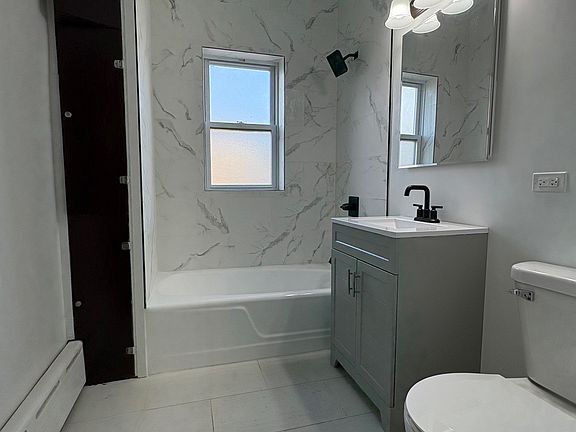 4th image of 12535 Greenwood Ave #1