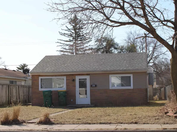 905 W Donaldson Ave, Mishawaka, IN 46545