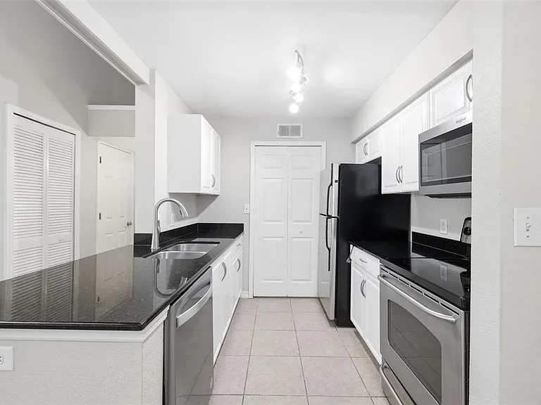 3274 Haviland Ct #201 — Photo 15
