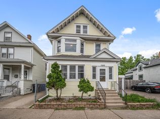 1049 7th St W, Saint Paul, MN 55102