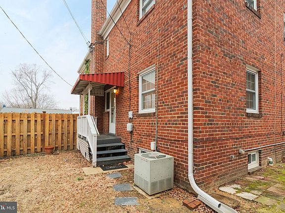 5th image of 3 E Alexandria Ave