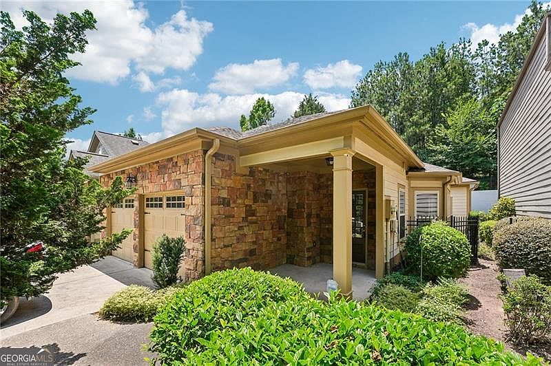 1st image of 204 Oakleaf Dr
