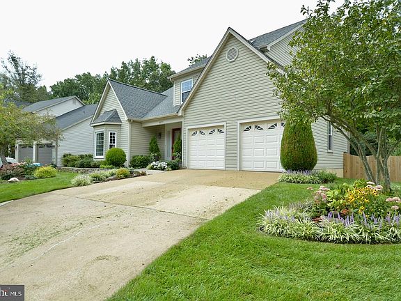 3rd image of 9537 Waterline Dr