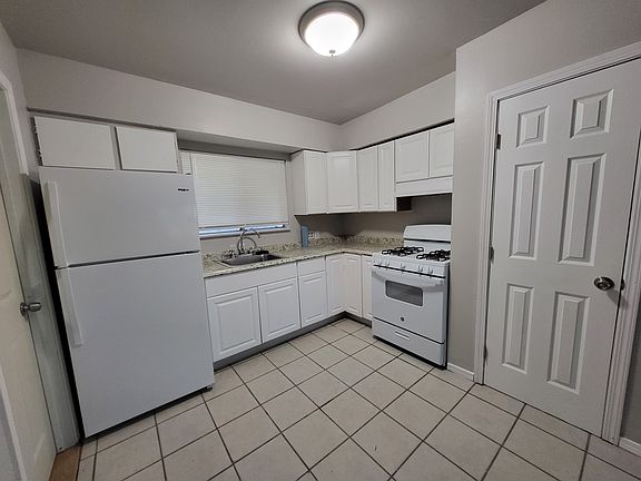 2nd image of 1524 E Belgravia Ave #1524