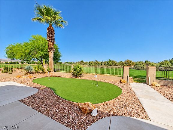 4th image of 1117 Golf Club Dr