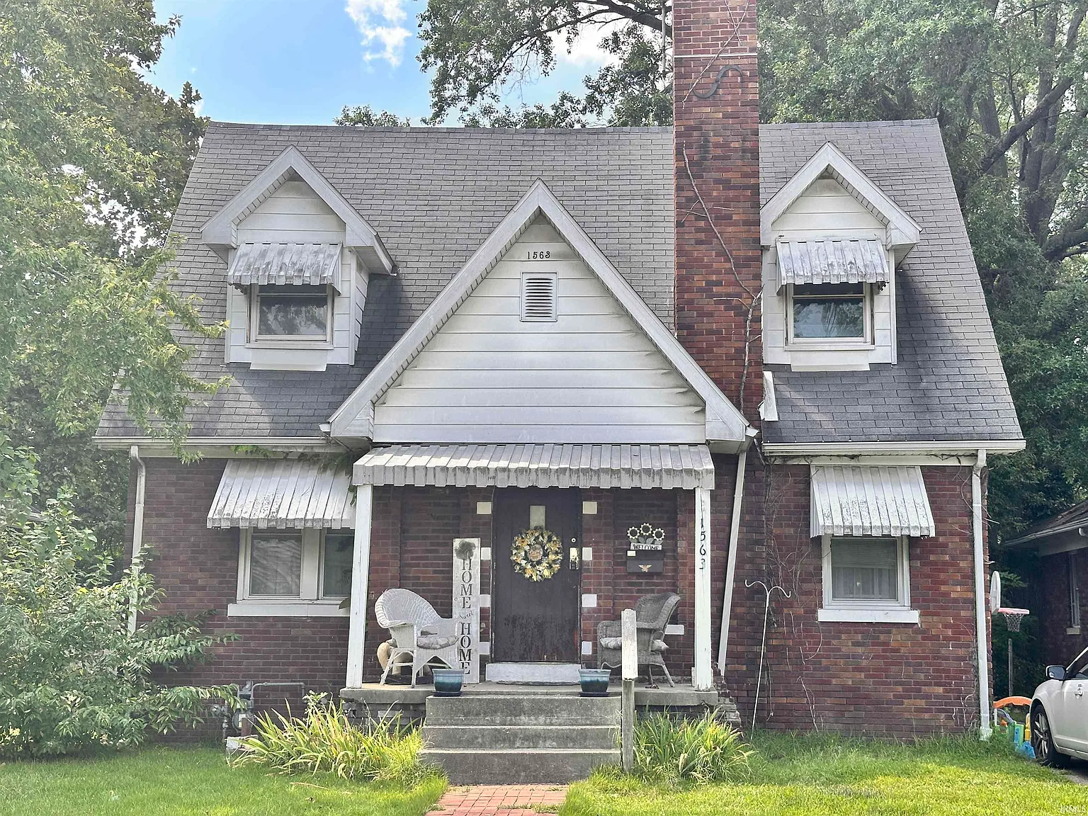 1563 Marshall Ave photo 1