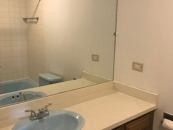 5th image of 610 S Oakley Blvd #2