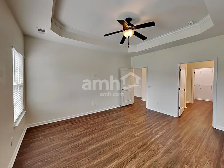 2215 Ambergate Dr — Photo 10